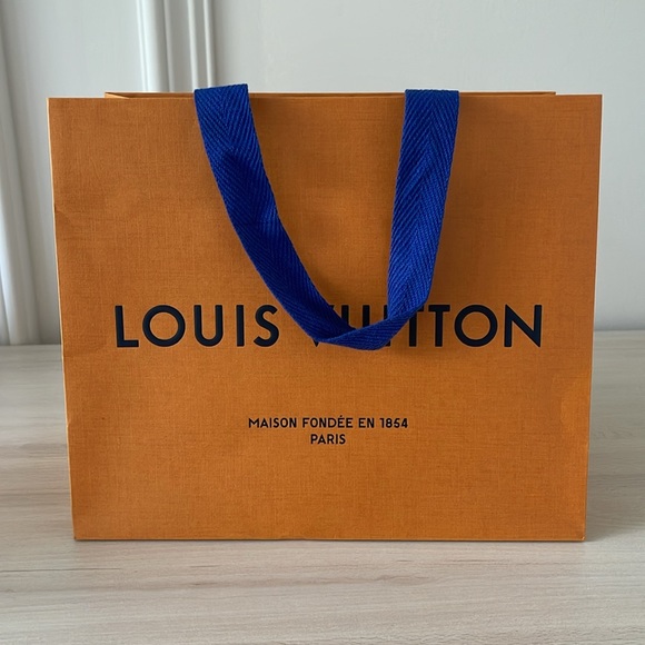 Louis Vuitton sliding drawer tie box and small bag - Picture 4 of 4